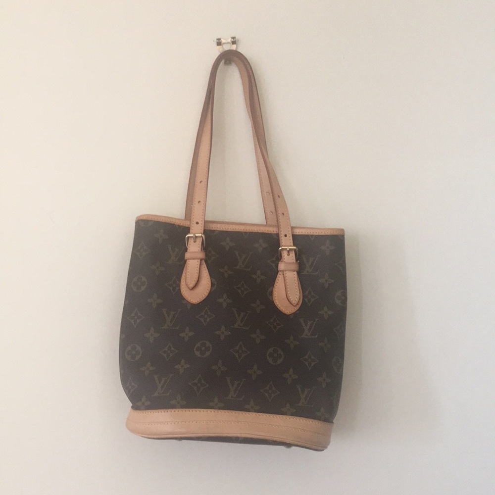 Vintage Louis Vuitton shoulder bag
